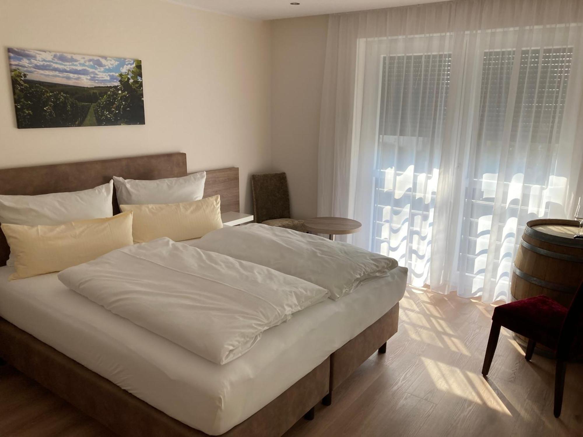 Gaestehaus Zum Weintraum Eimsheim Esterno foto