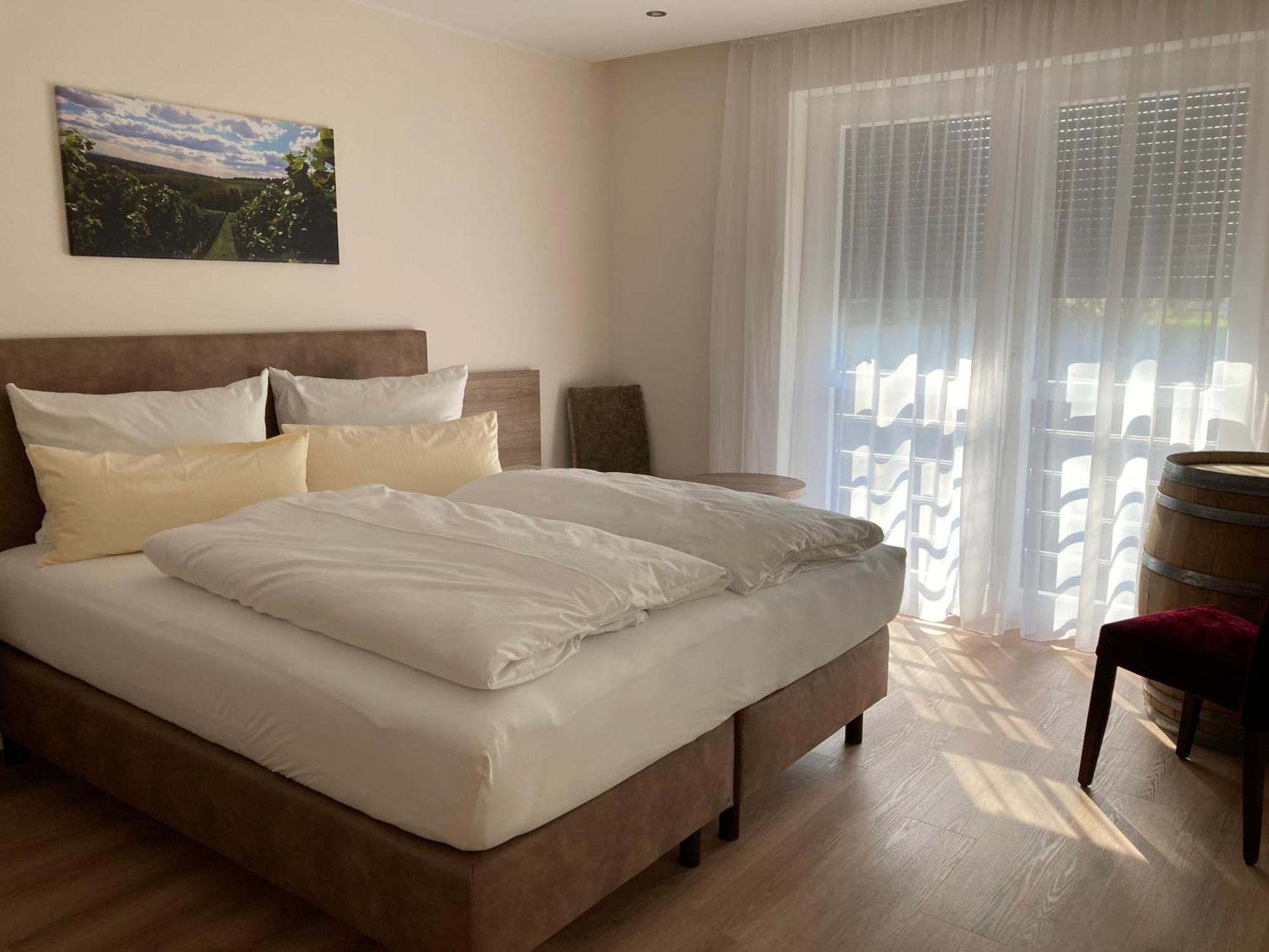 Gaestehaus Zum Weintraum Eimsheim Esterno foto